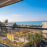 Golemi Lux Hotel