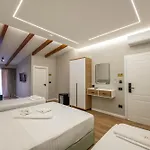 Golemi Lux
