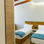 Golemi Lux