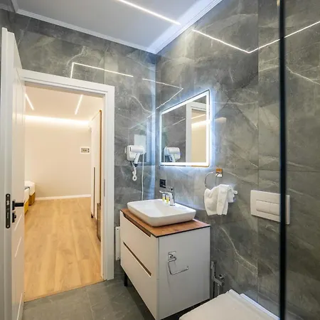 Golemi Lux Hotell Golem (Tirana)