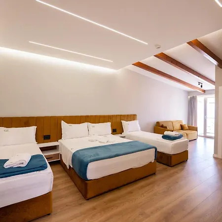 Golemi Lux Hotell