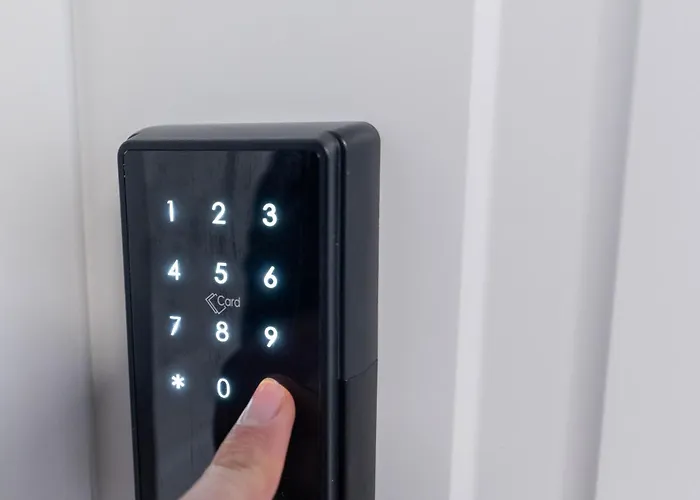 فندق Golemi Lux 4*