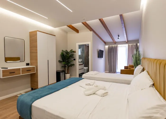 Golemi Lux ホテル