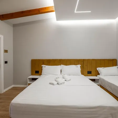 Golemi Lux Hotel 4*