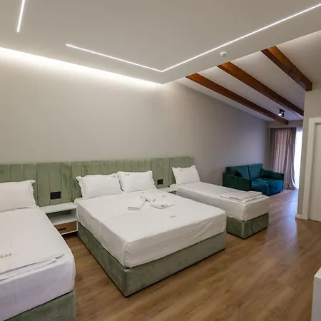 Golemi Lux 4*