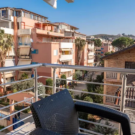 Golemi Lux Hotel 4*