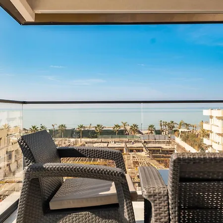 Hotel Golemi Lux 4*