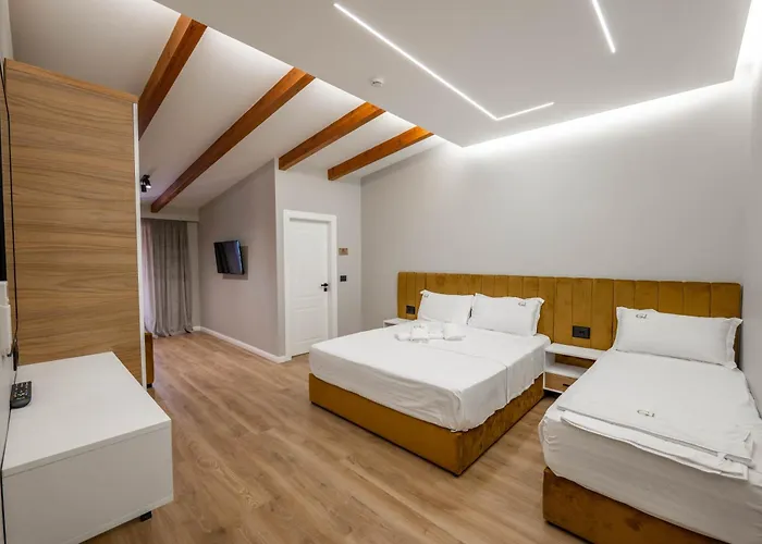 Hotel Golemi Lux 4*