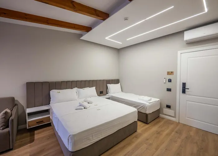 Golemi Lux