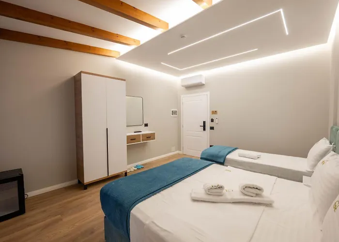 Golemi Lux 4*