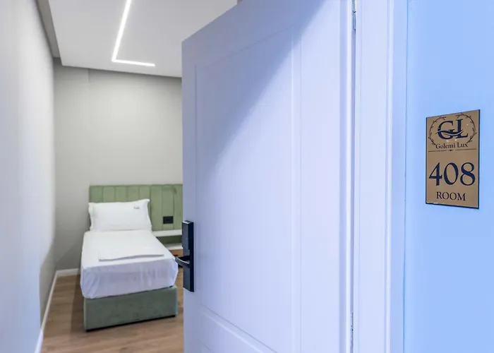 Golemi Lux Hotel