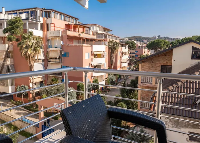 Golemi Lux Hotel 4*