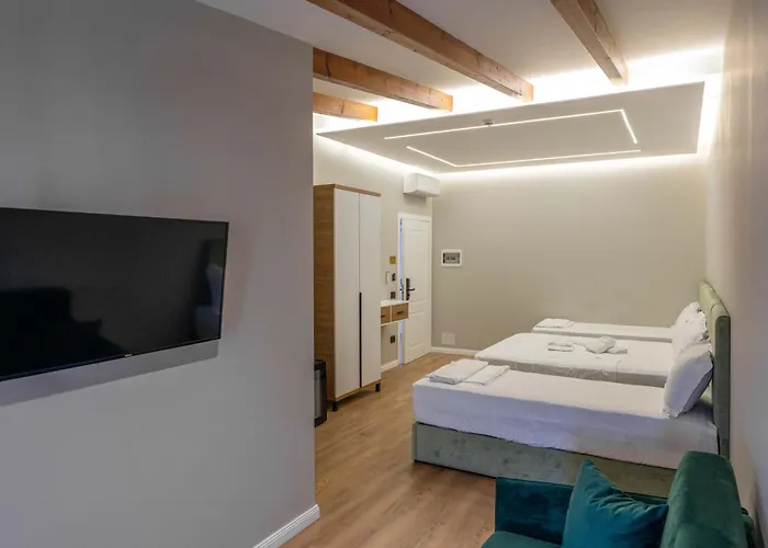 Golemi Lux Hotel 4*