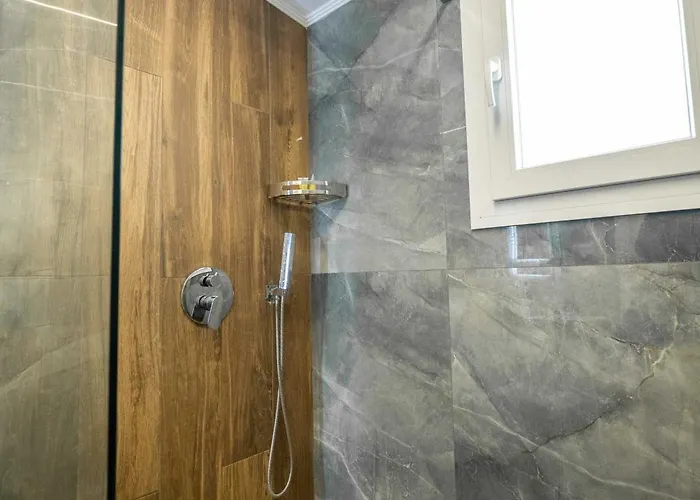 Hotel Golemi Lux 4*