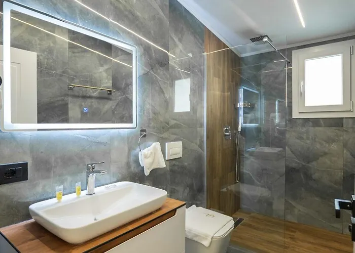 Golemi Lux Golem (Tirana)