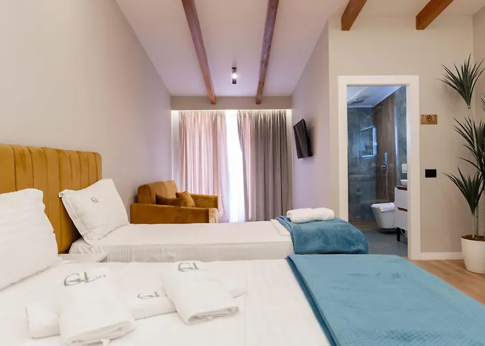 Golemi Lux Hotel